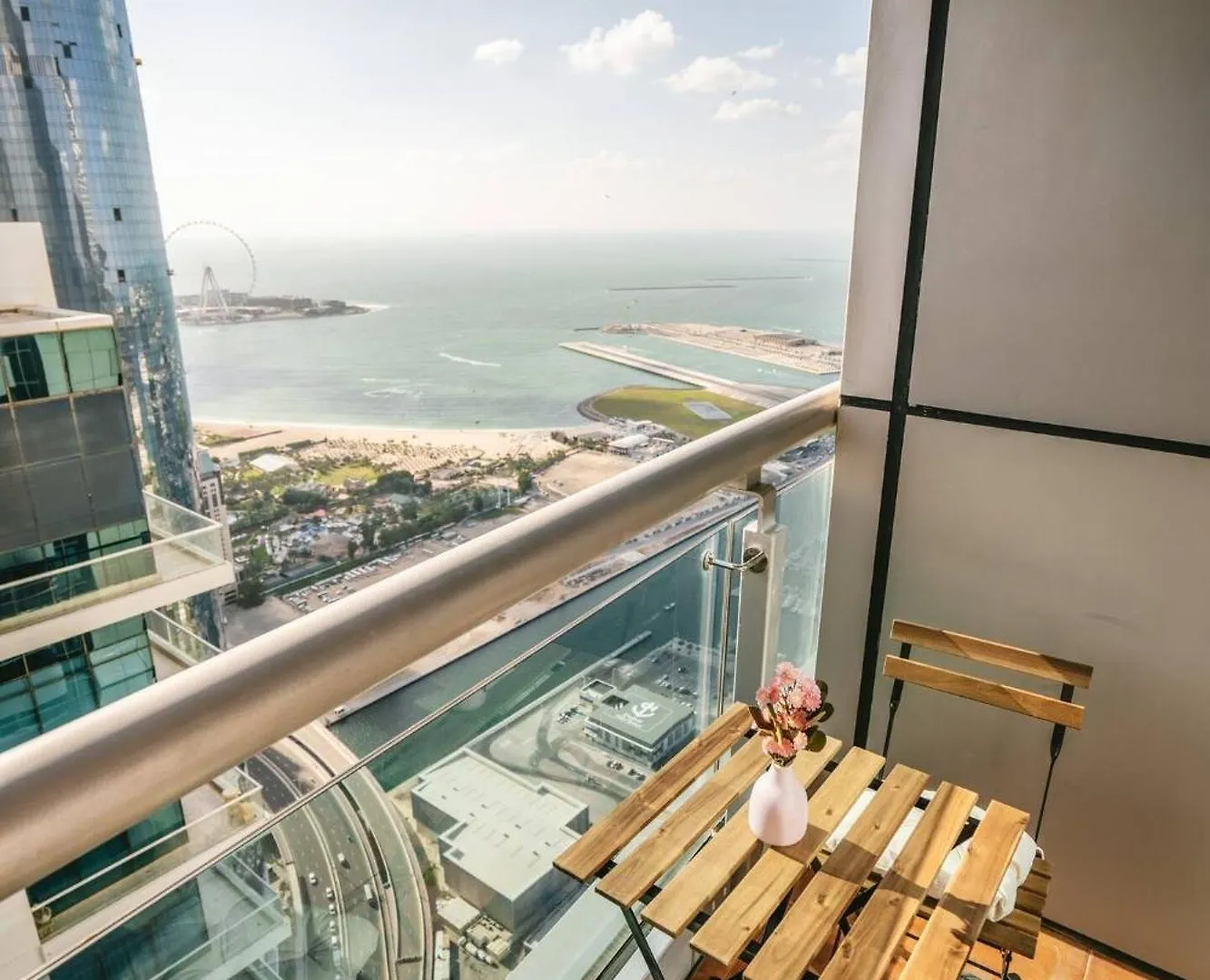 Serene Sea View One Bedroom On 67Th Floor Dubai