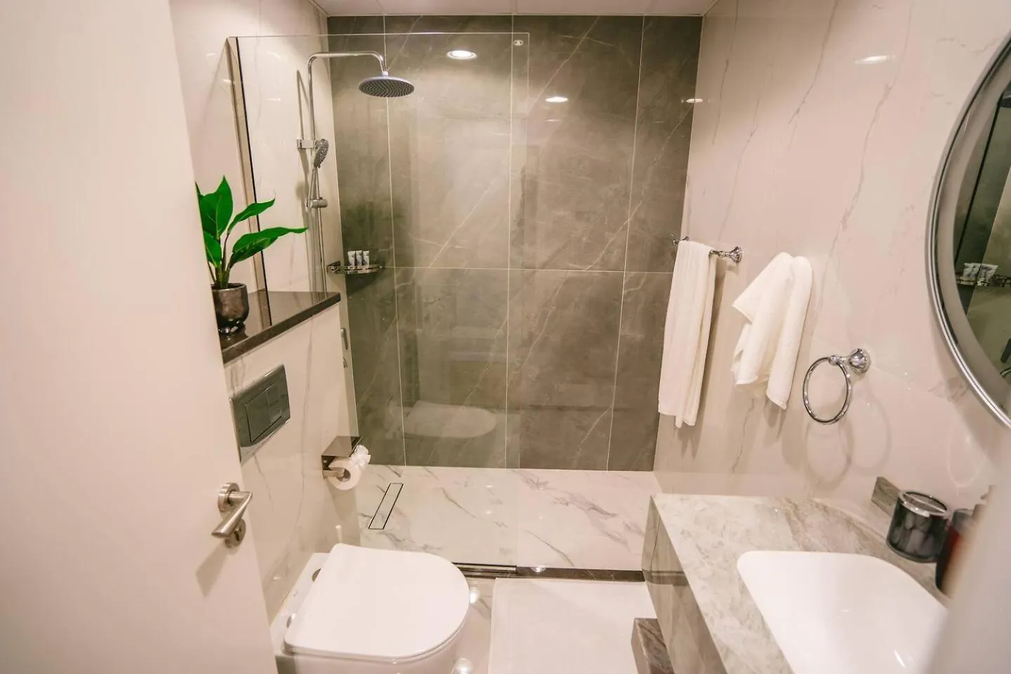 High 67Th Floor, 1Br Top Location In Marina Dubai